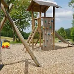 Апартаменты Schwarzwald-ferienwohnung Mit Panorama Und Pool Засбахвальден